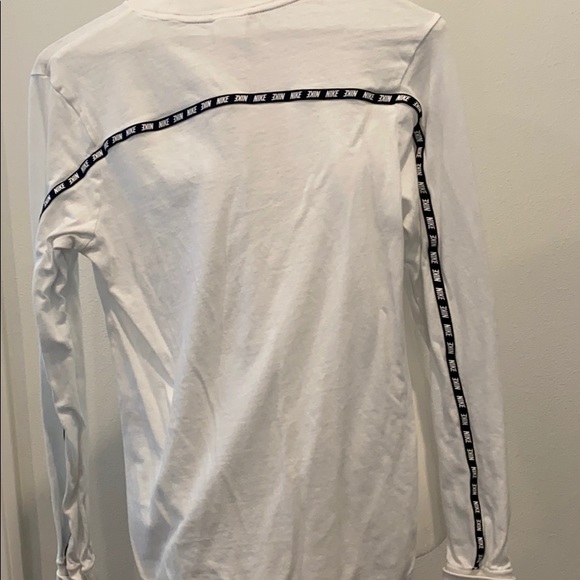 Long sleeve Nike tee - Picture 3 of 4